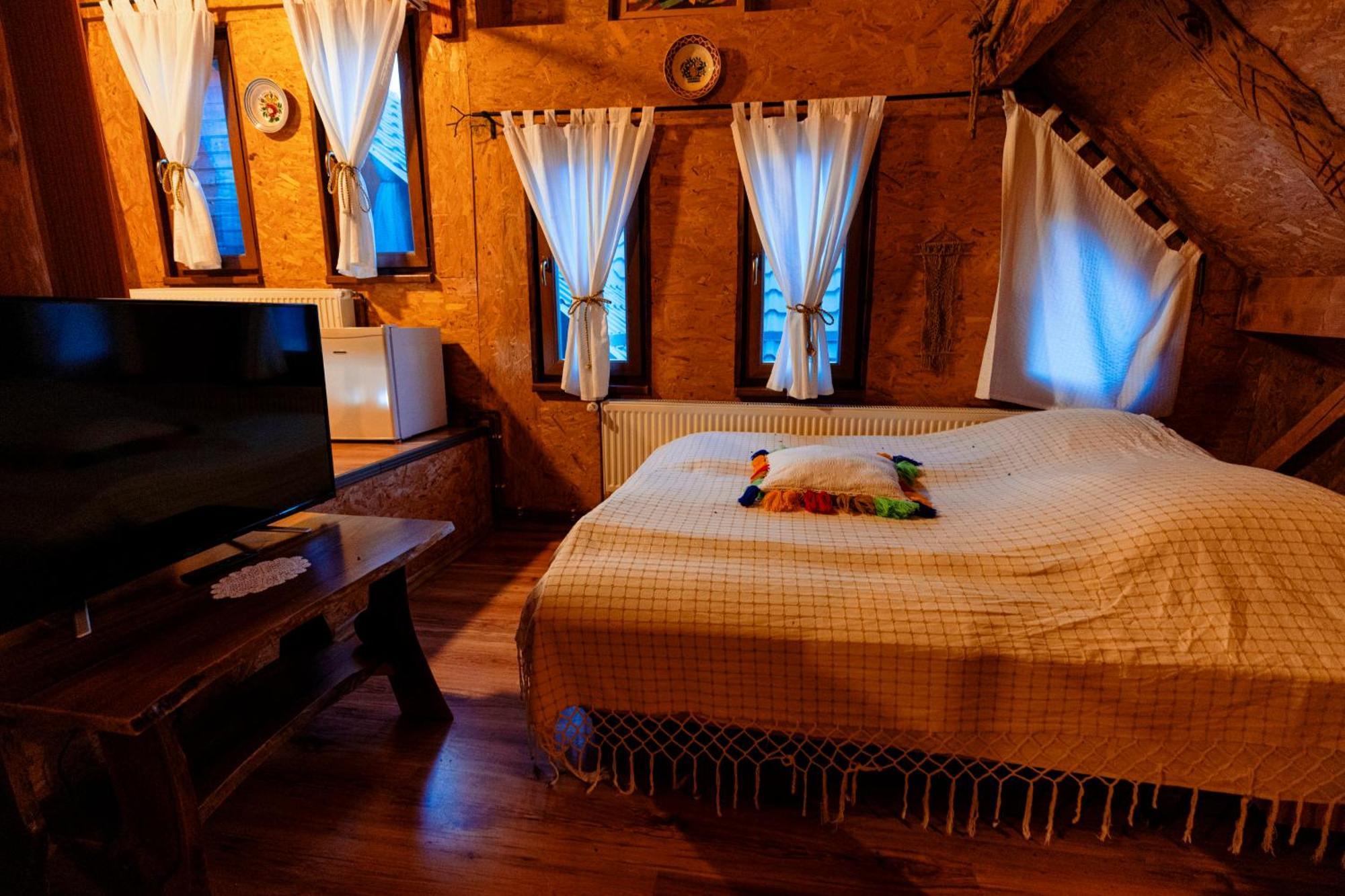 Pensiunea Doina Vadu Izei Extérieur photo